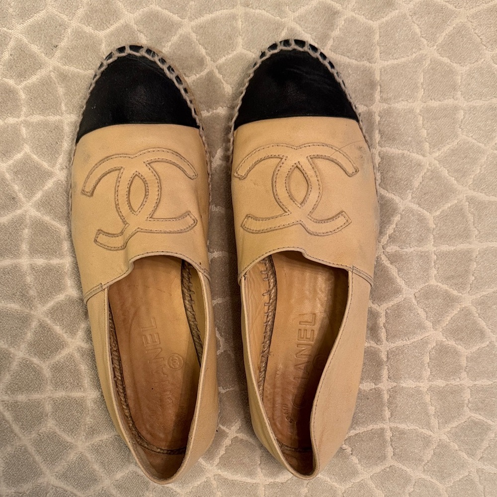 CHANEL Two-Tone Beige and Black Espadrilles